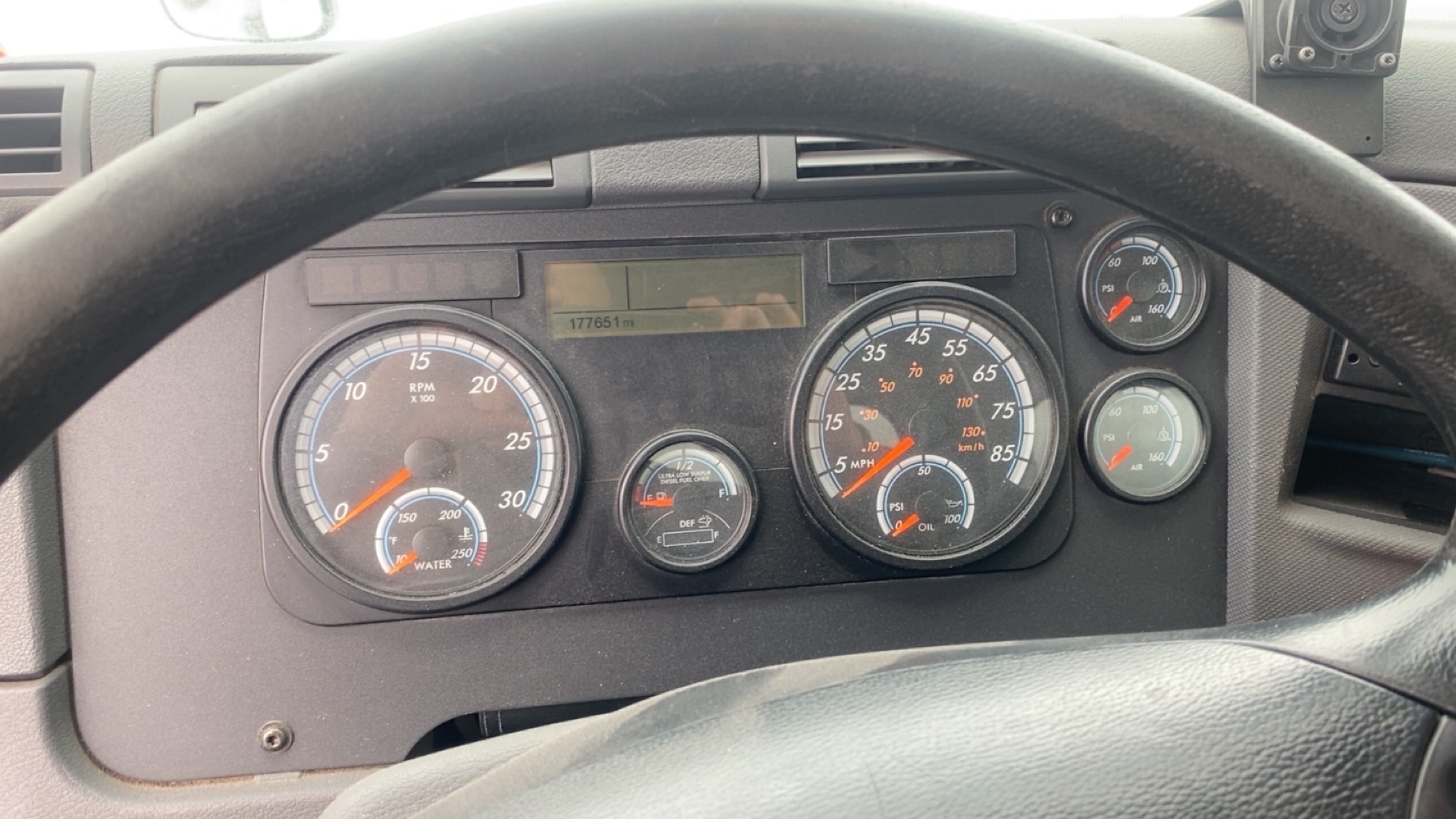 2016 FREIGHTLINER Cascadia 113 - view 9 of 12