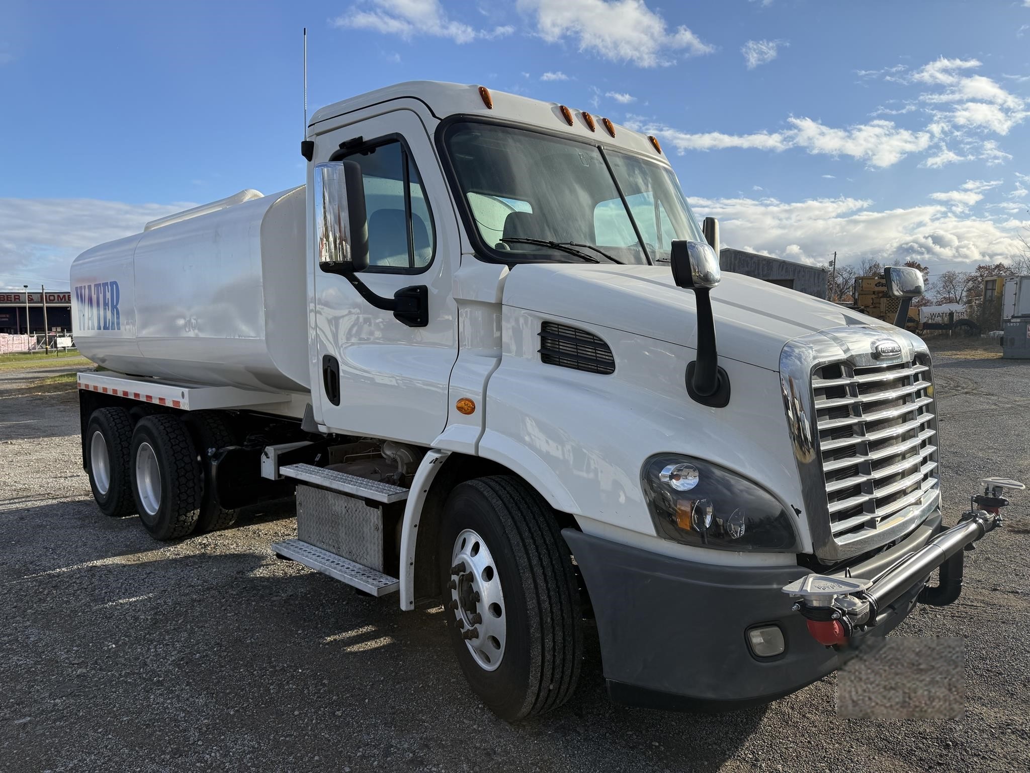 2016 FREIGHTLINER Cascadia 113 - view 6 of 12