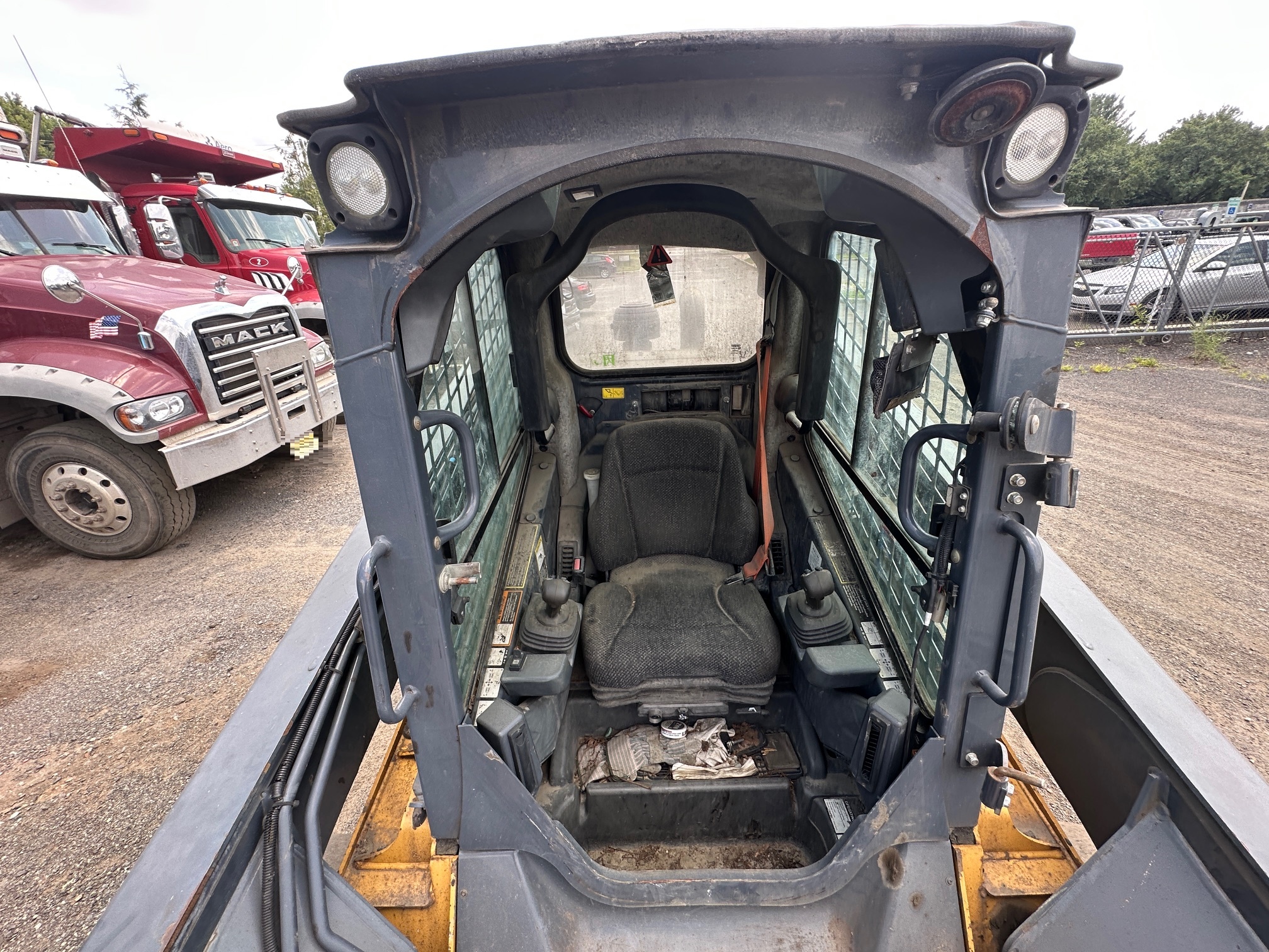 2018 DEERE 332G - view 11 of 23