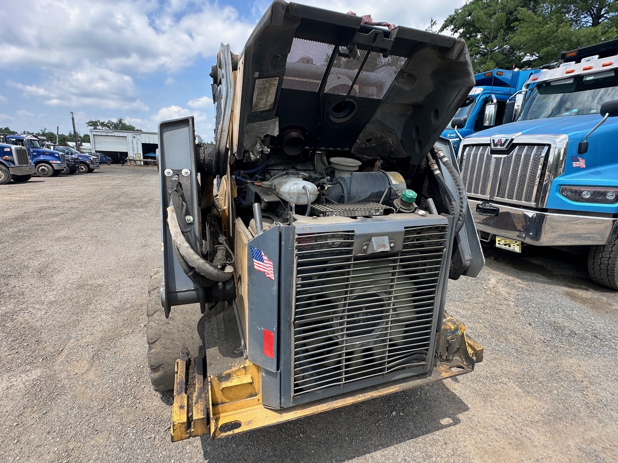 2018 DEERE 332G - Image 21