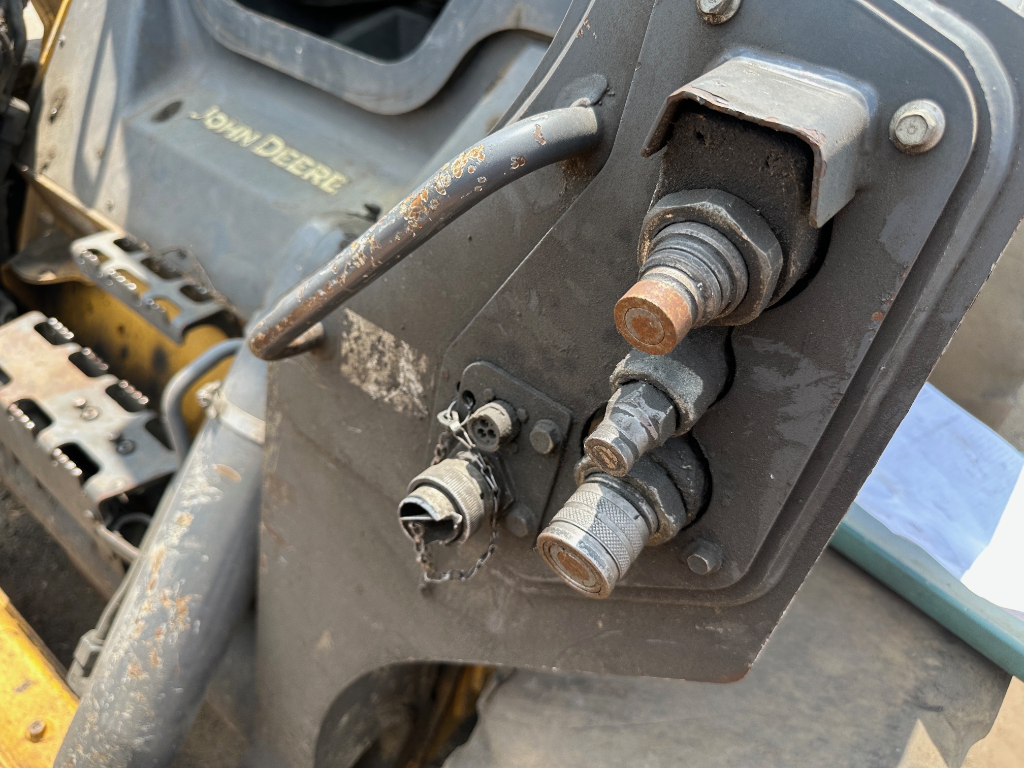 2018 DEERE 332G - Image 23