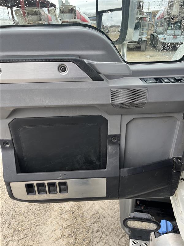 2020 MACK GR64F - view 15 of 25