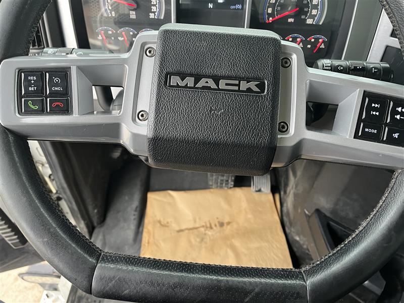 2020 MACK GR64F - view 12 of 25