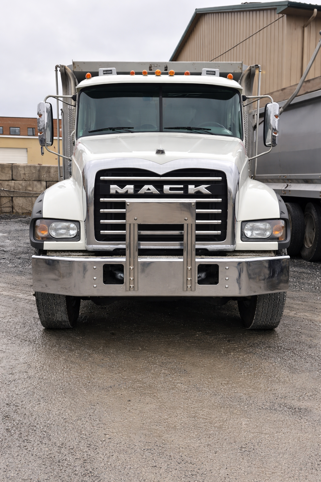 2020 MACK GR64F - view 2 of 25