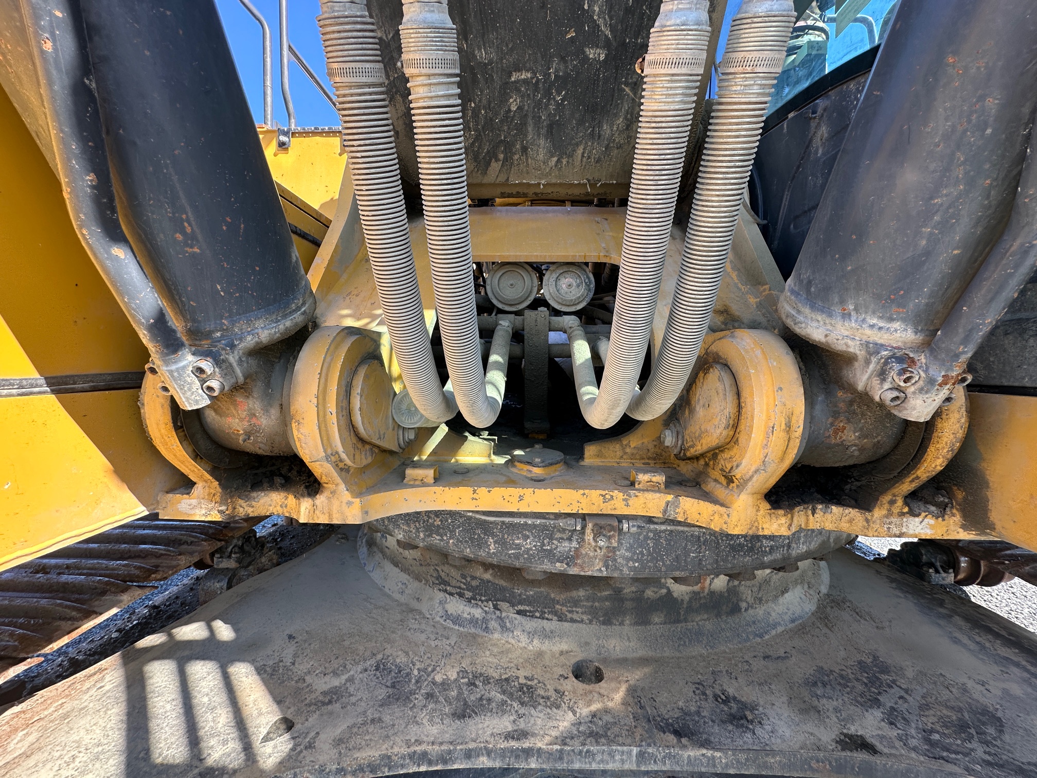 2017 DEERE 470G LC - Image 13