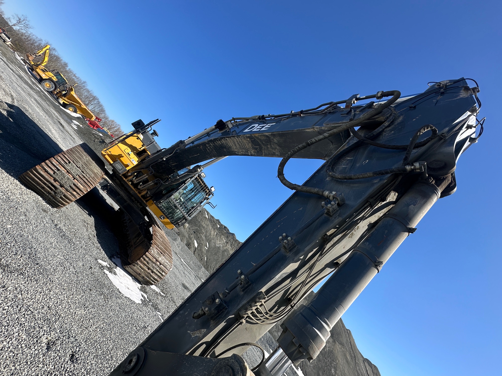 2017 DEERE 470G LC - Image 22