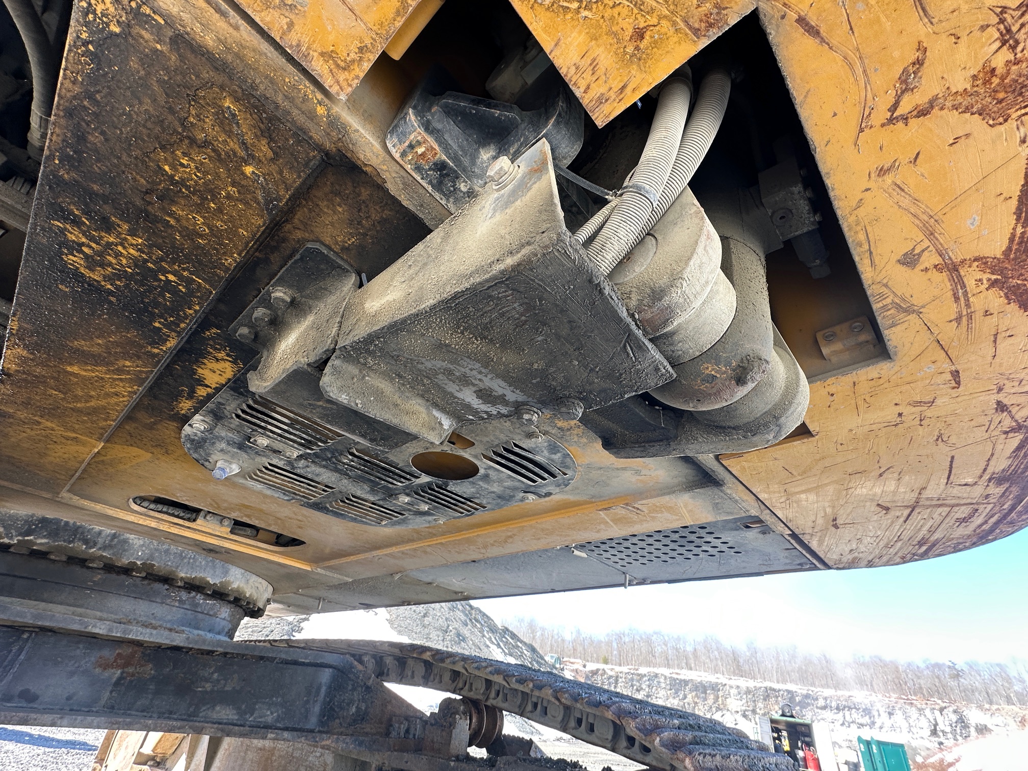 2017 DEERE 470G LC - Image 25