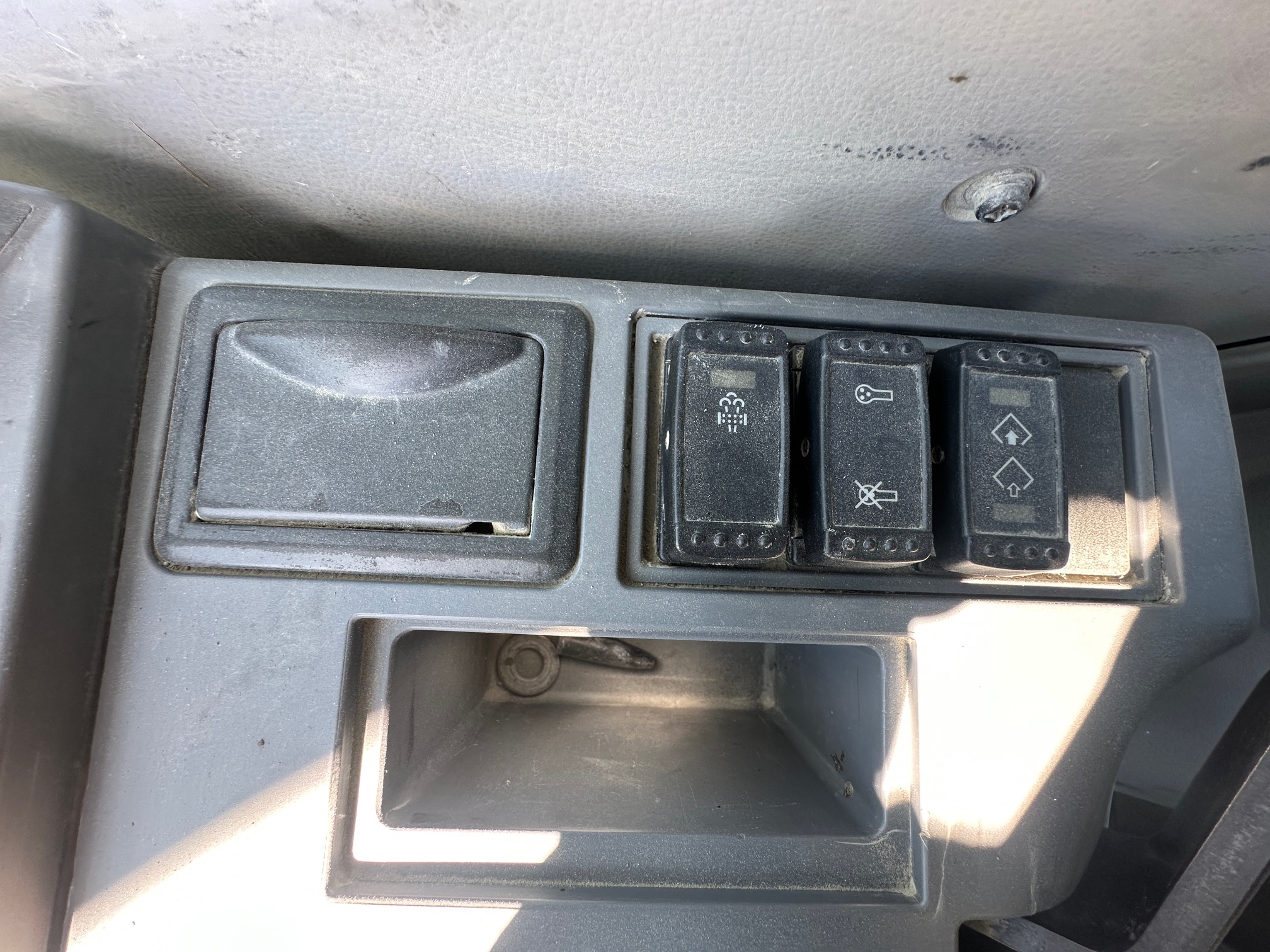 2017 DEERE 470G LC - Image 35