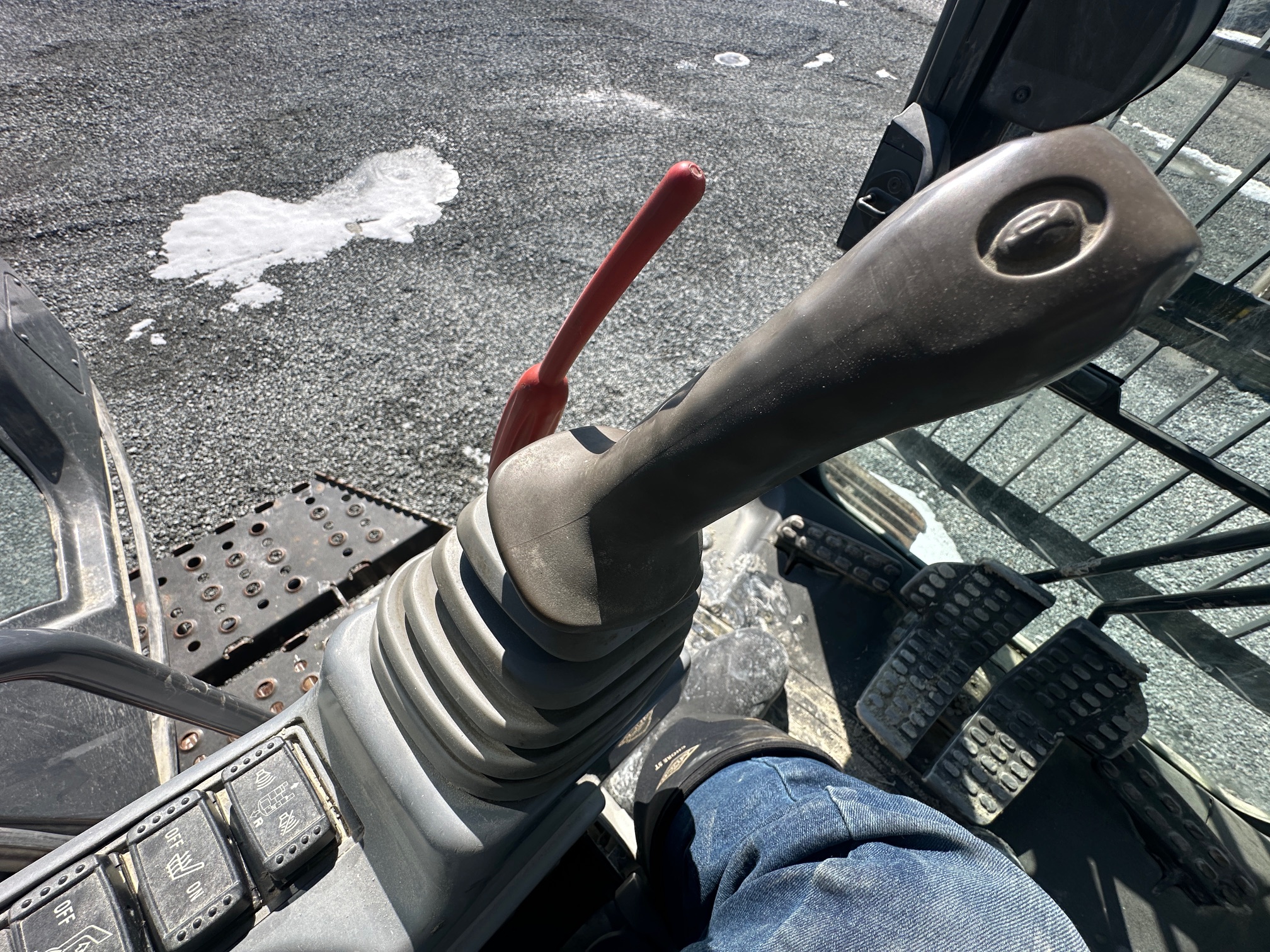 2017 DEERE 470G LC - Image 37