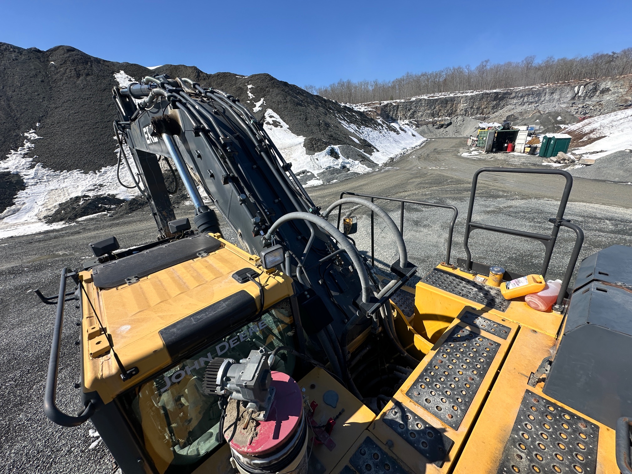 2017 DEERE 470G LC - Image 45