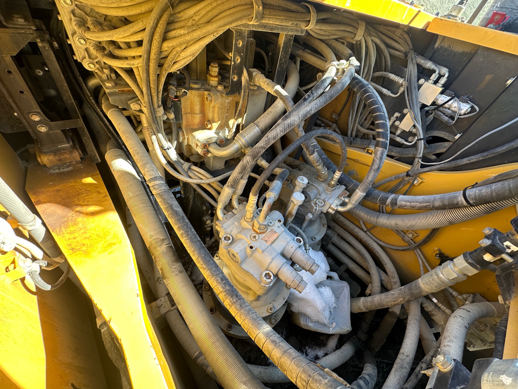 2017 DEERE 470G LC - Image 54