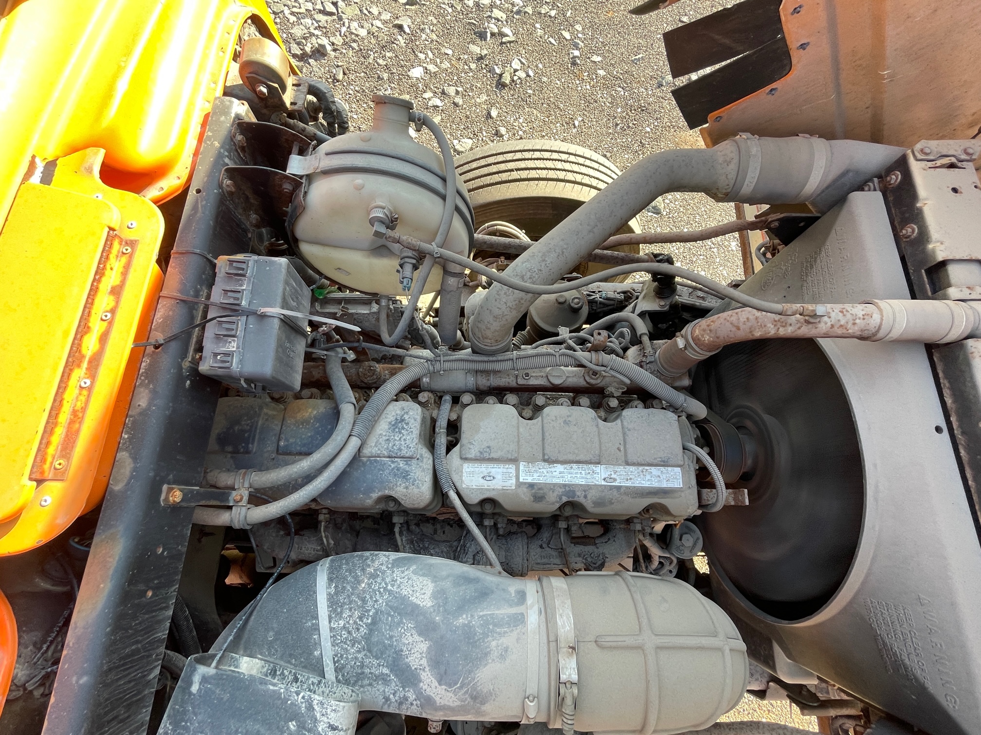 2001 MACK RD690P #3 - Image 36