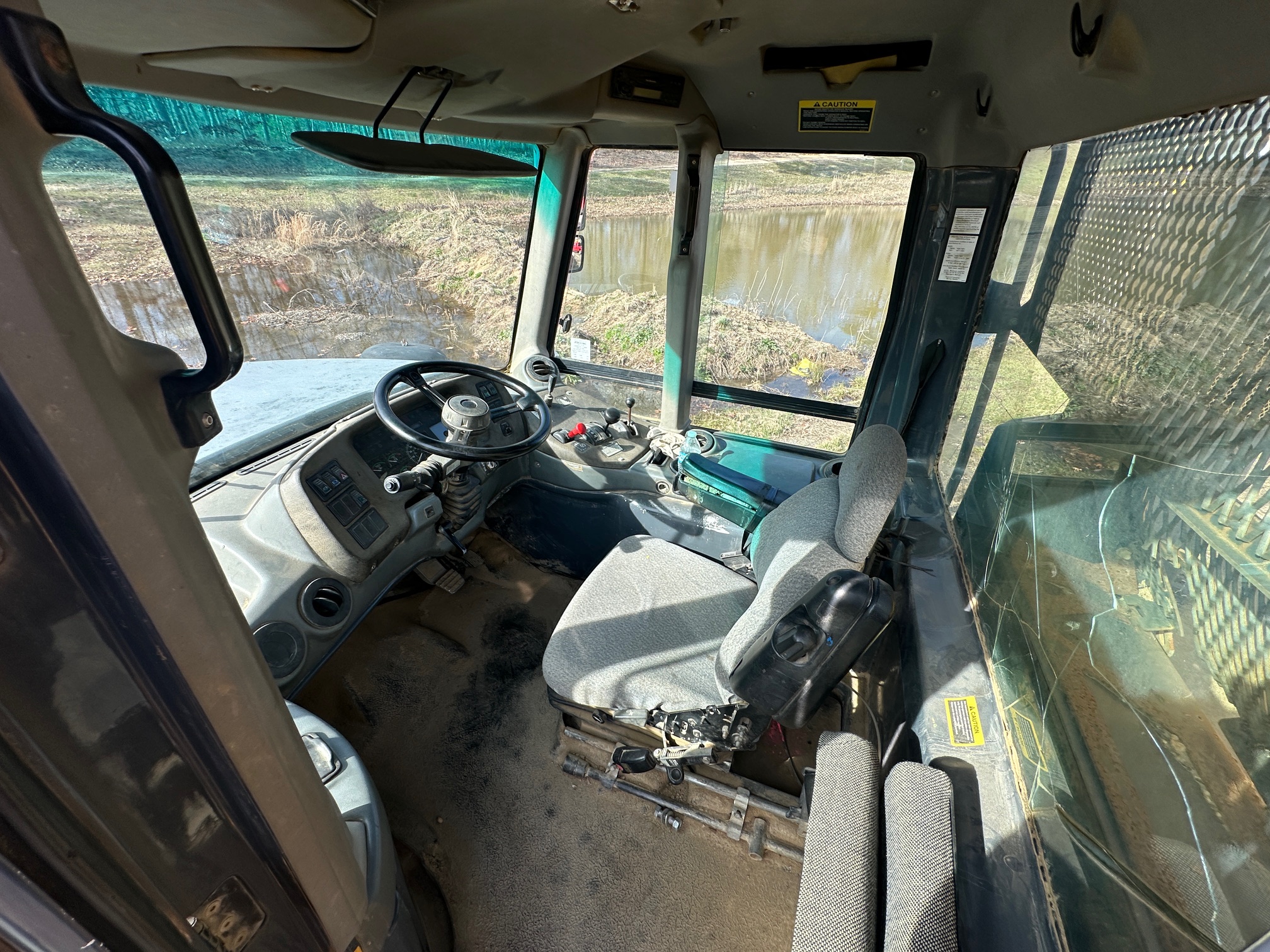 2006 DEERE 300D - Image 24