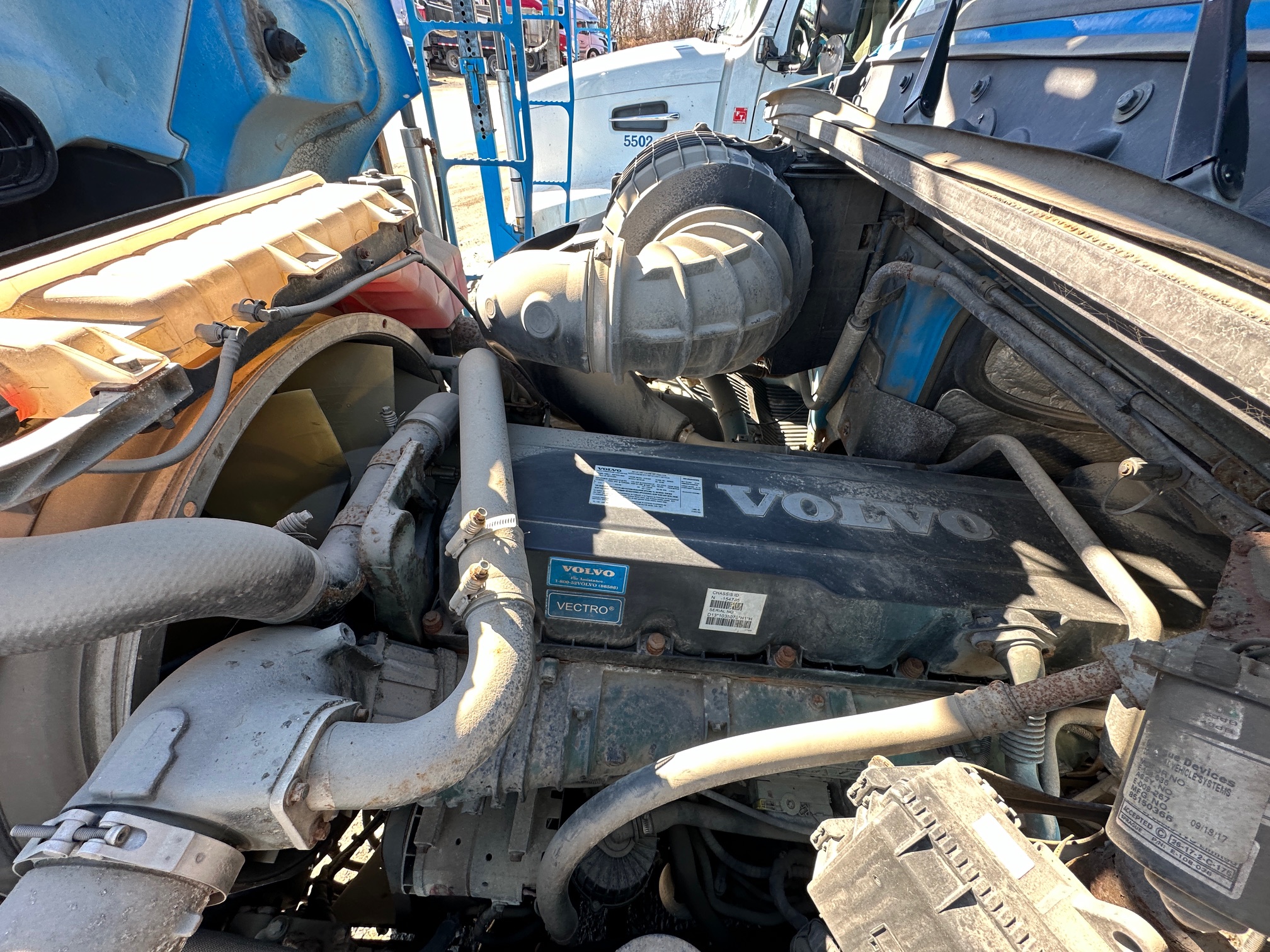 2014 VOLVO VAH66430 - Image 29