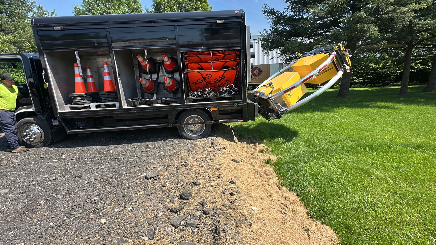 2015 ISUZU NPR Metro Attenuator - Image 5