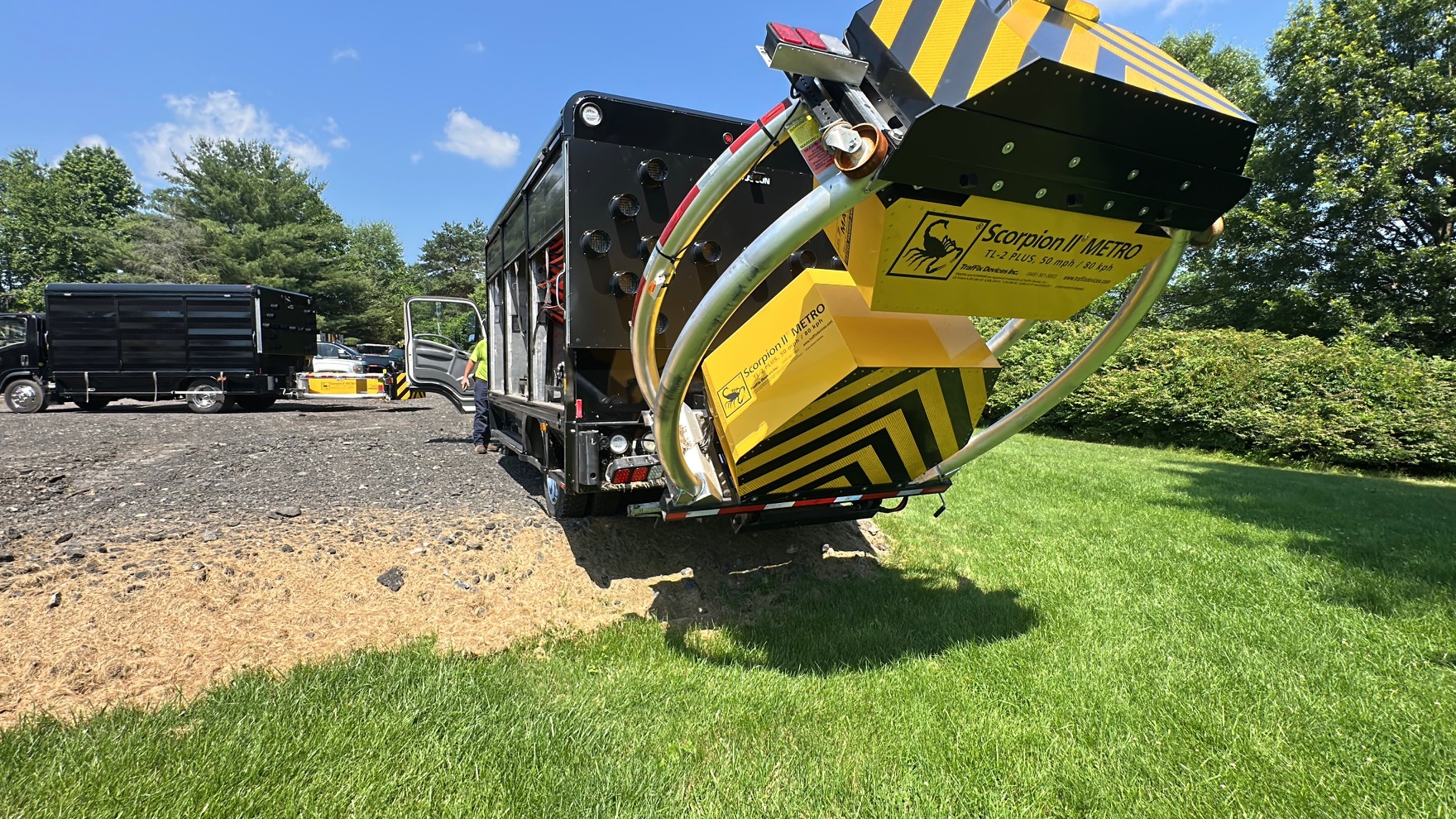 2015 ISUZU NPR Metro Attenuator - view 2 of 16