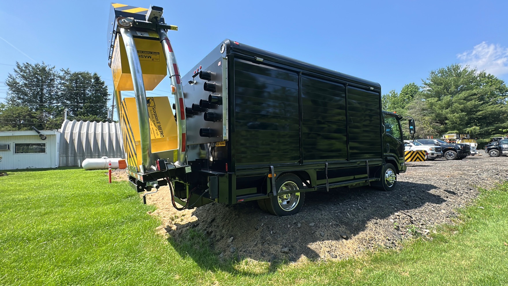 2015 ISUZU NPR Metro Attenuator - Image 6