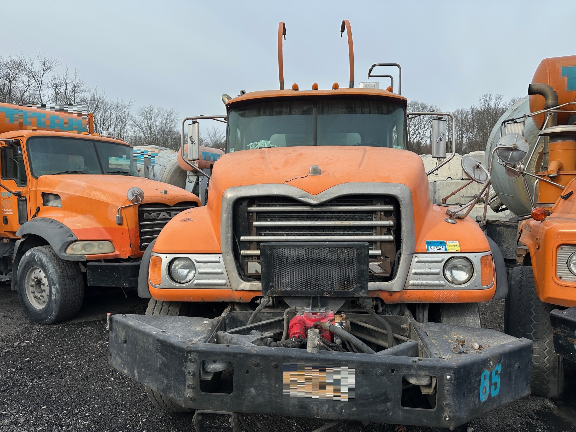 2005 MACK CV713 - Image 2