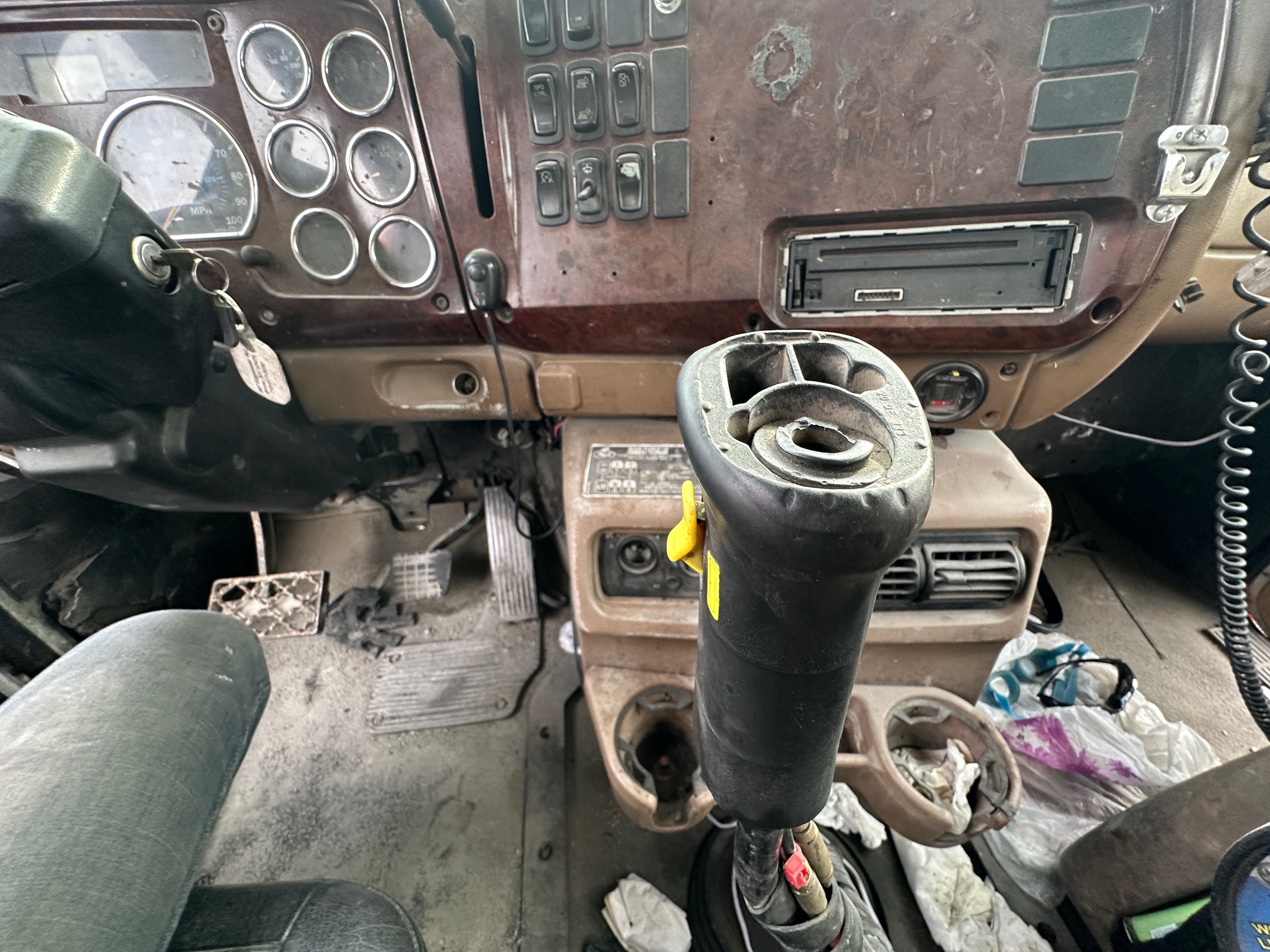 2005 MACK CV713 - Image 24