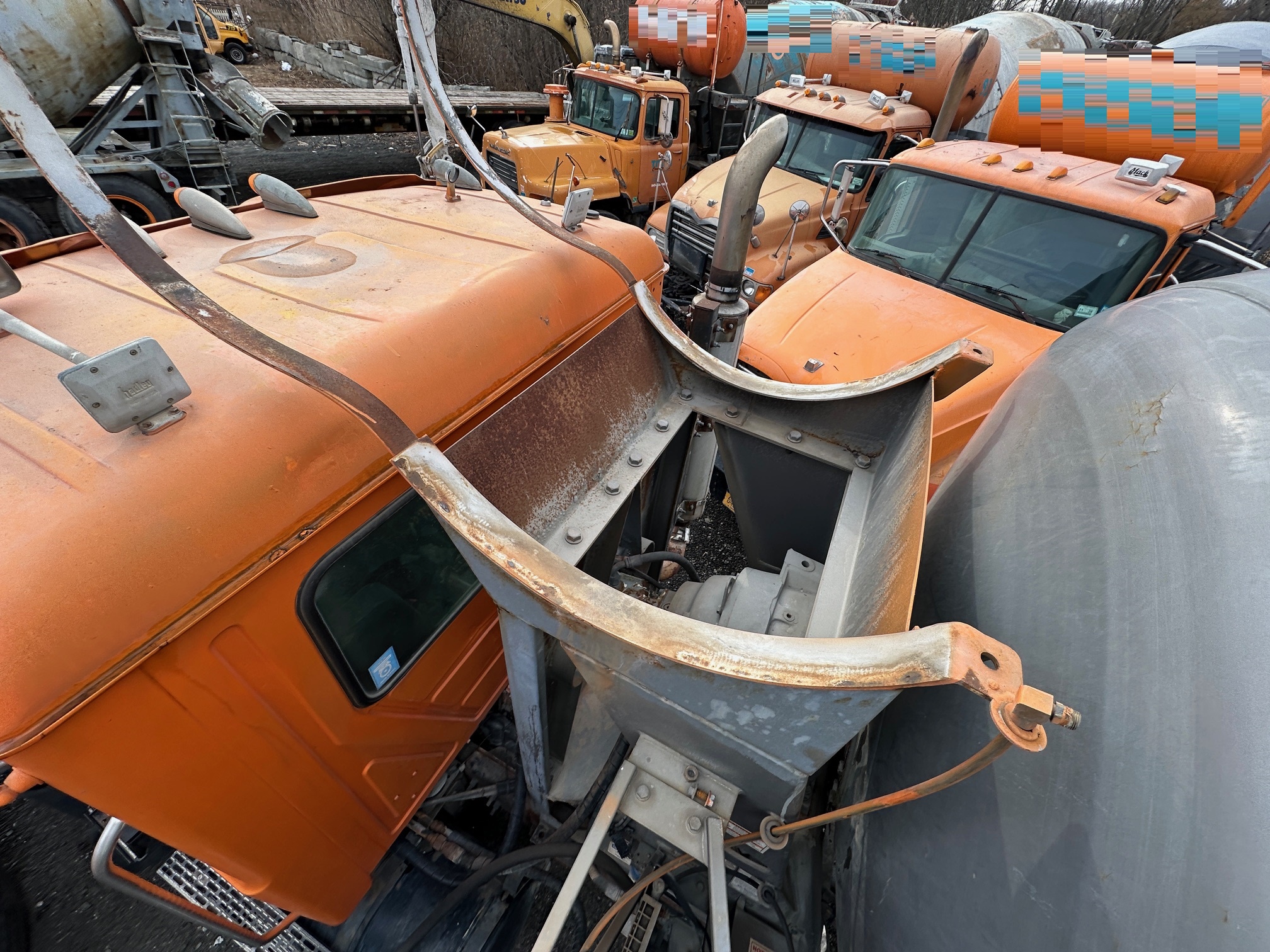 2005 MACK CV713 - Image 28