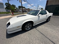 1985 CHEVROLET Camaro IROC Z28 - Image 2