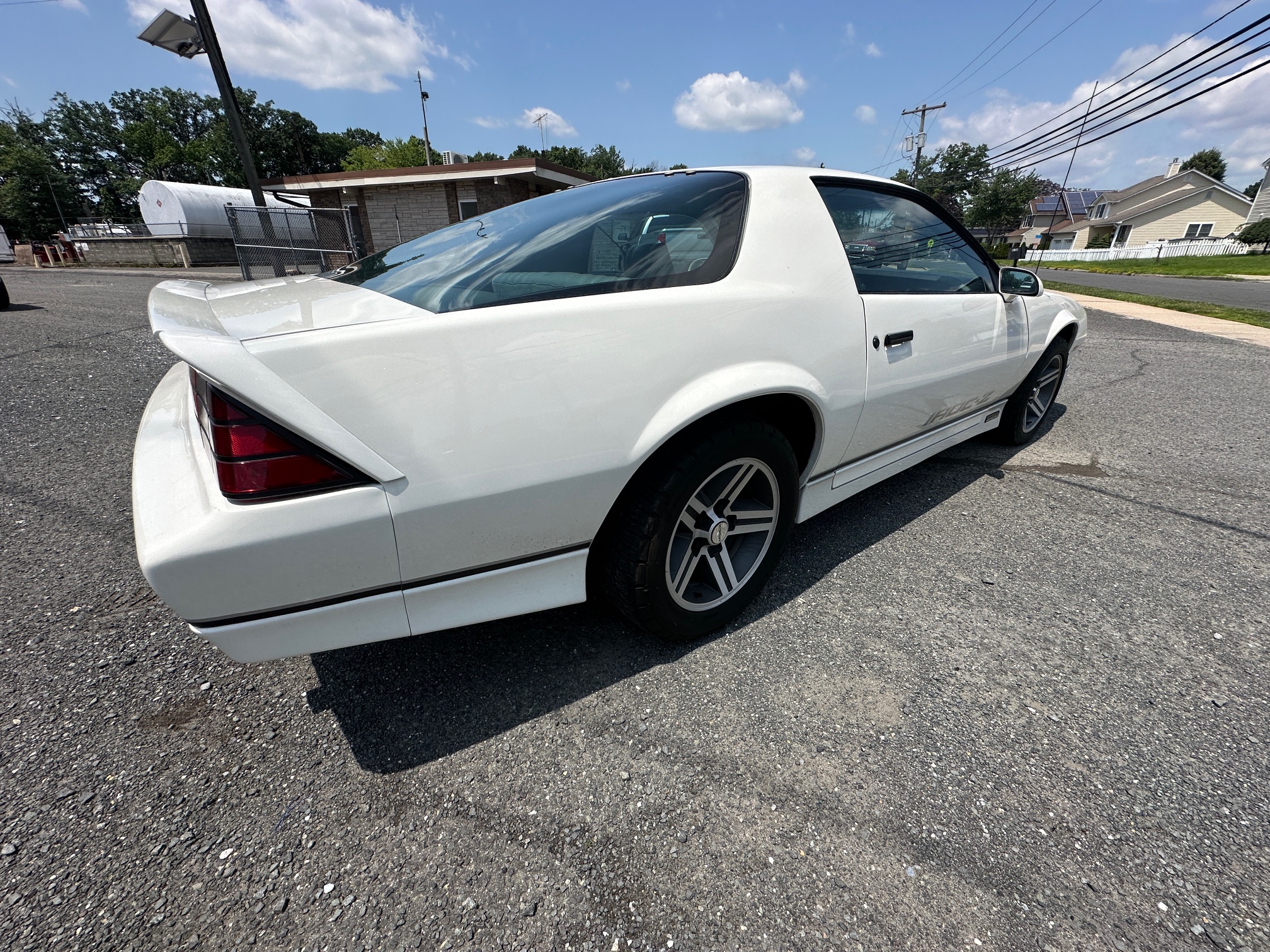 1985 CHEVROLET Camaro IROC Z28 - view 7 of 25