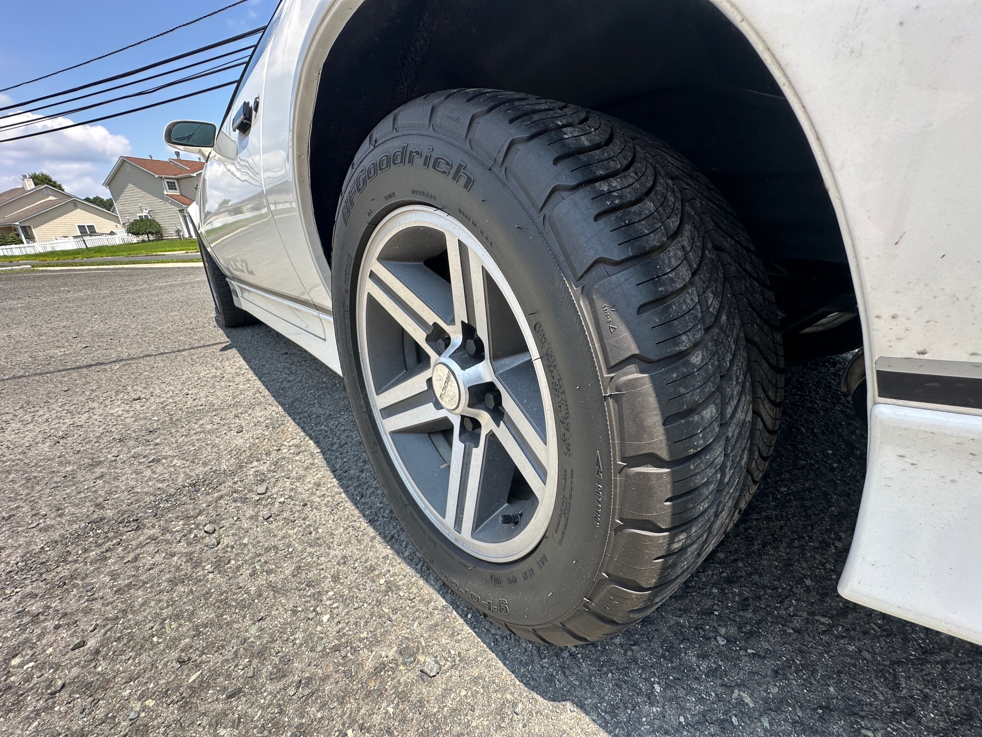 1985 CHEVROLET Camaro IROC Z28 - view 12 of 25