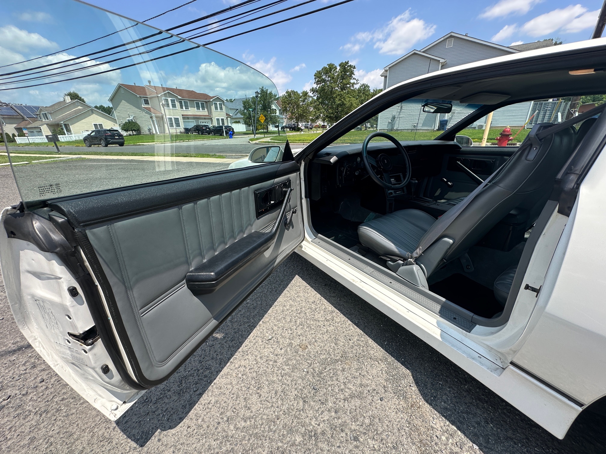 1985 CHEVROLET Camaro IROC Z28 - view 13 of 25