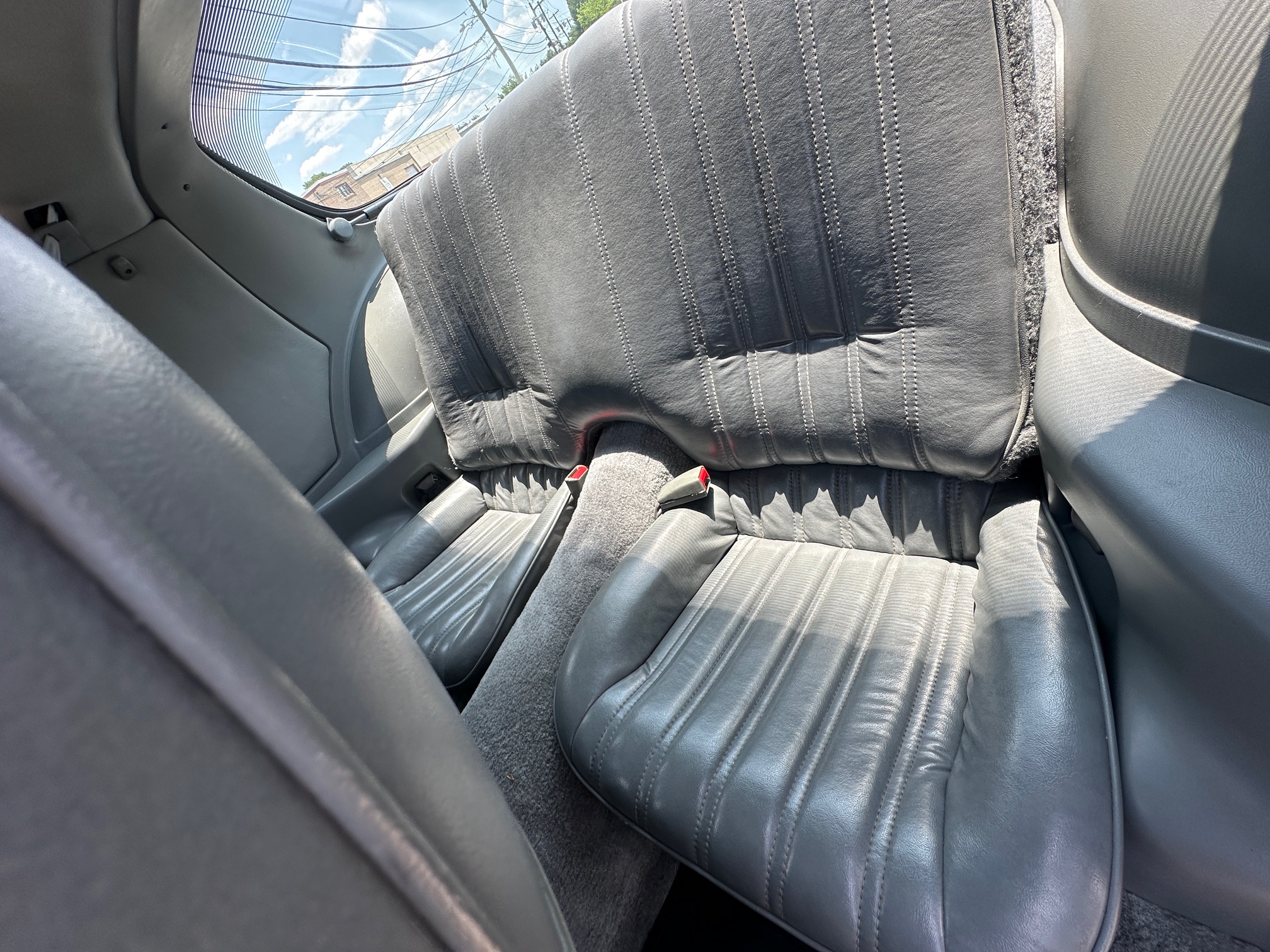 1985 CHEVROLET Camaro IROC Z28 - view 17 of 25