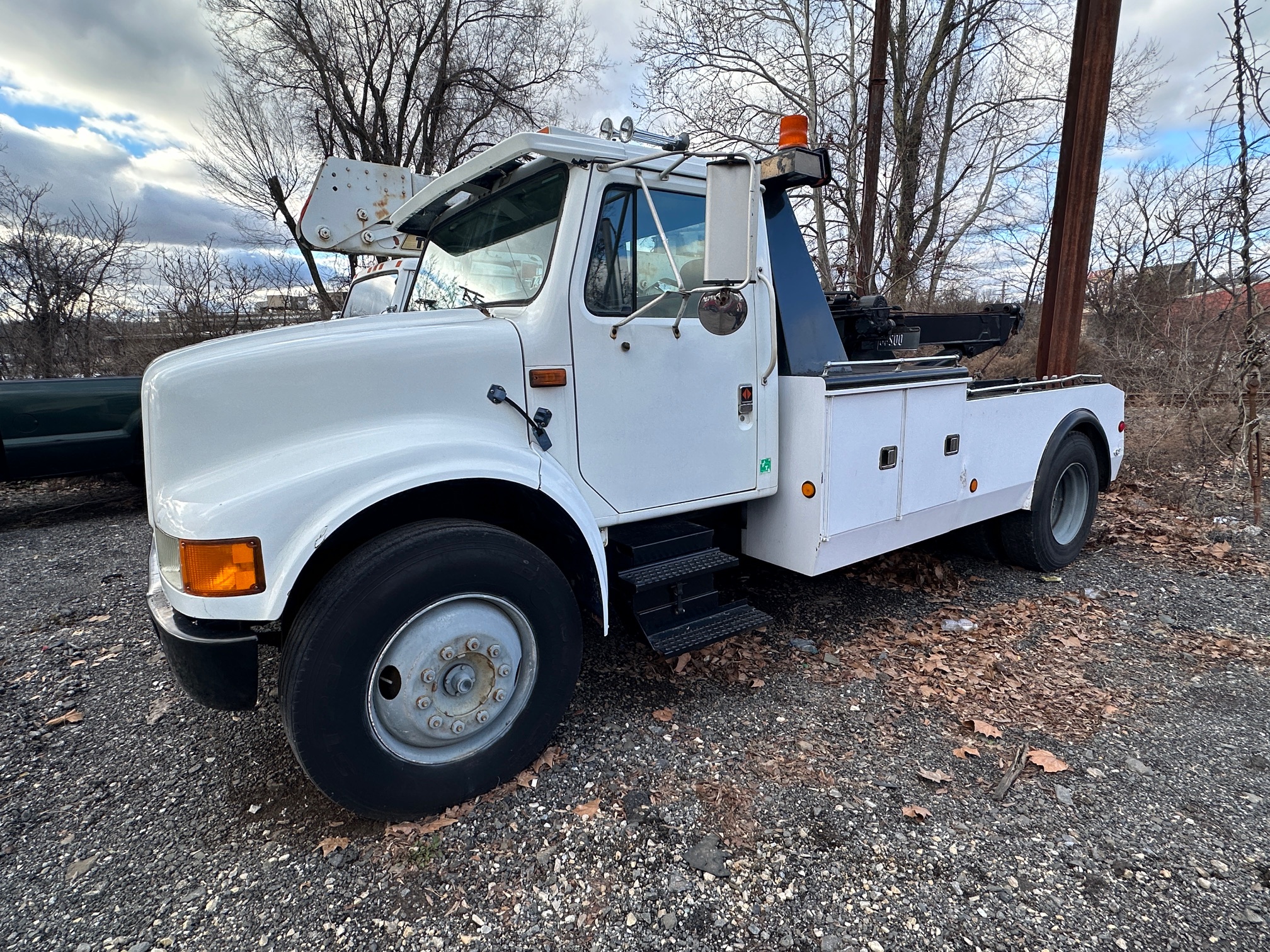 1990 INTERNATIONAL 4700 Wrecker - view 1 of 35