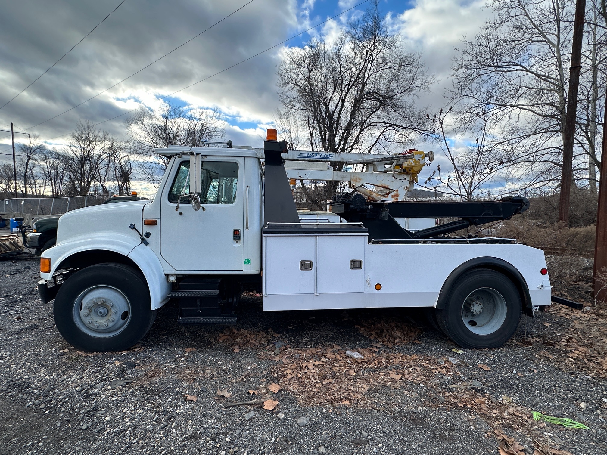 1990 INTERNATIONAL 4700 Wrecker - Image 2