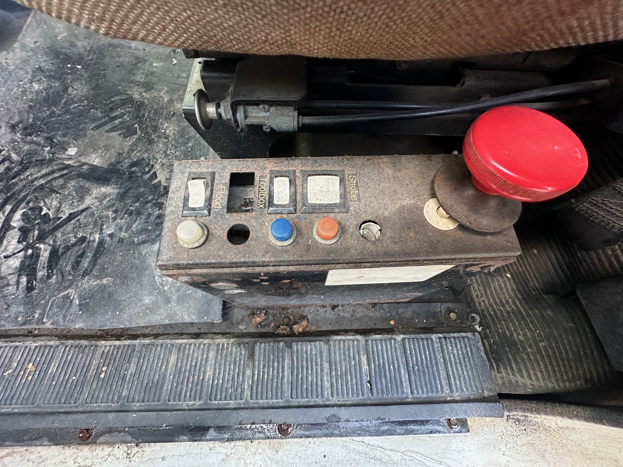 1990 INTERNATIONAL 4700 Wrecker - Image 15