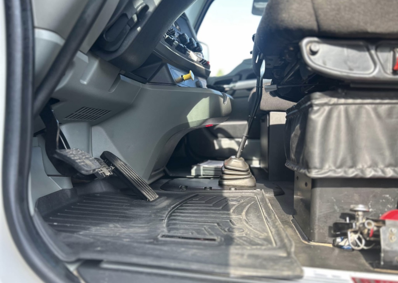 2021 KENWORTH T880 - Image 12