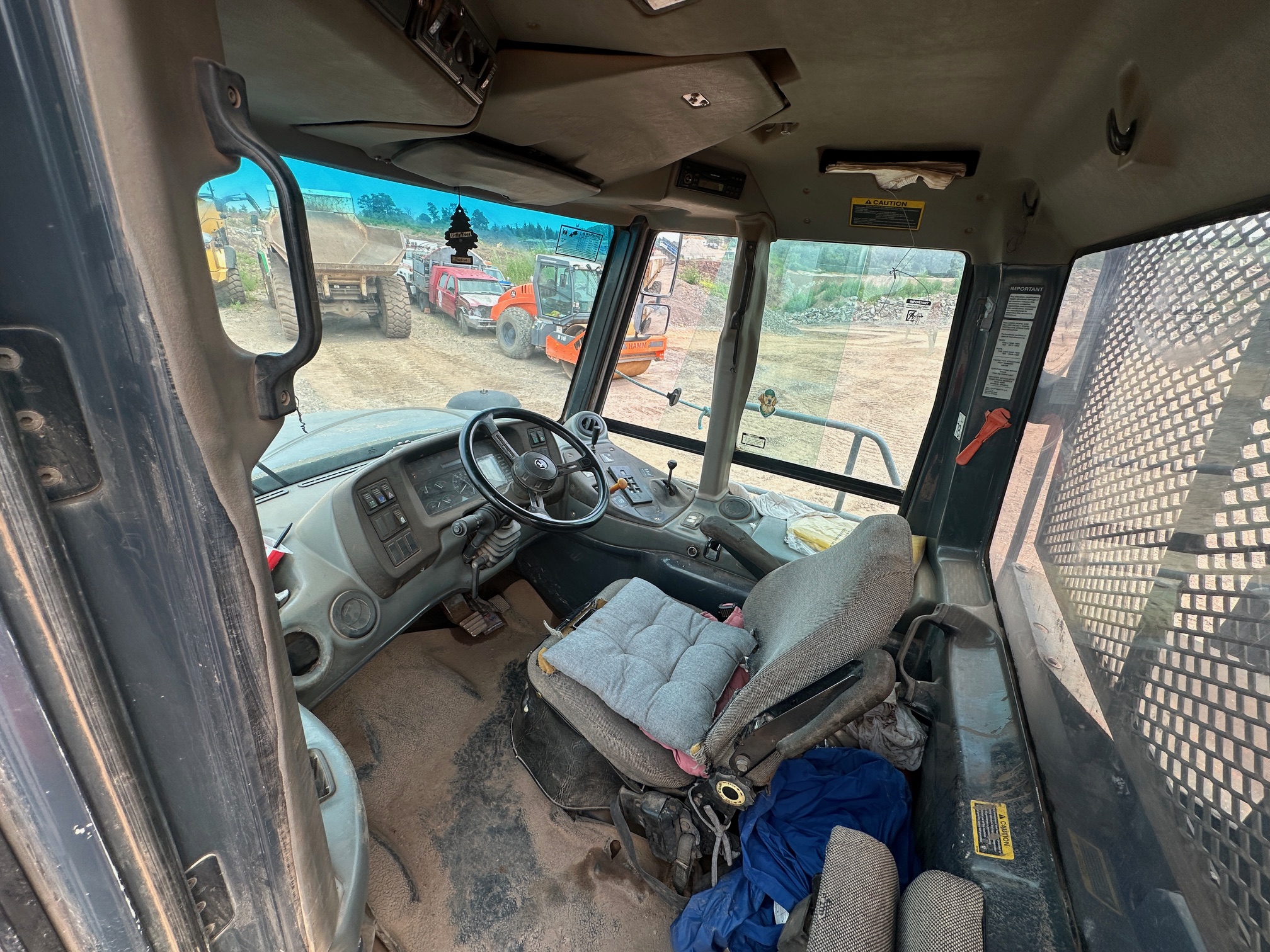 2003 DEERE 400D - Image 27