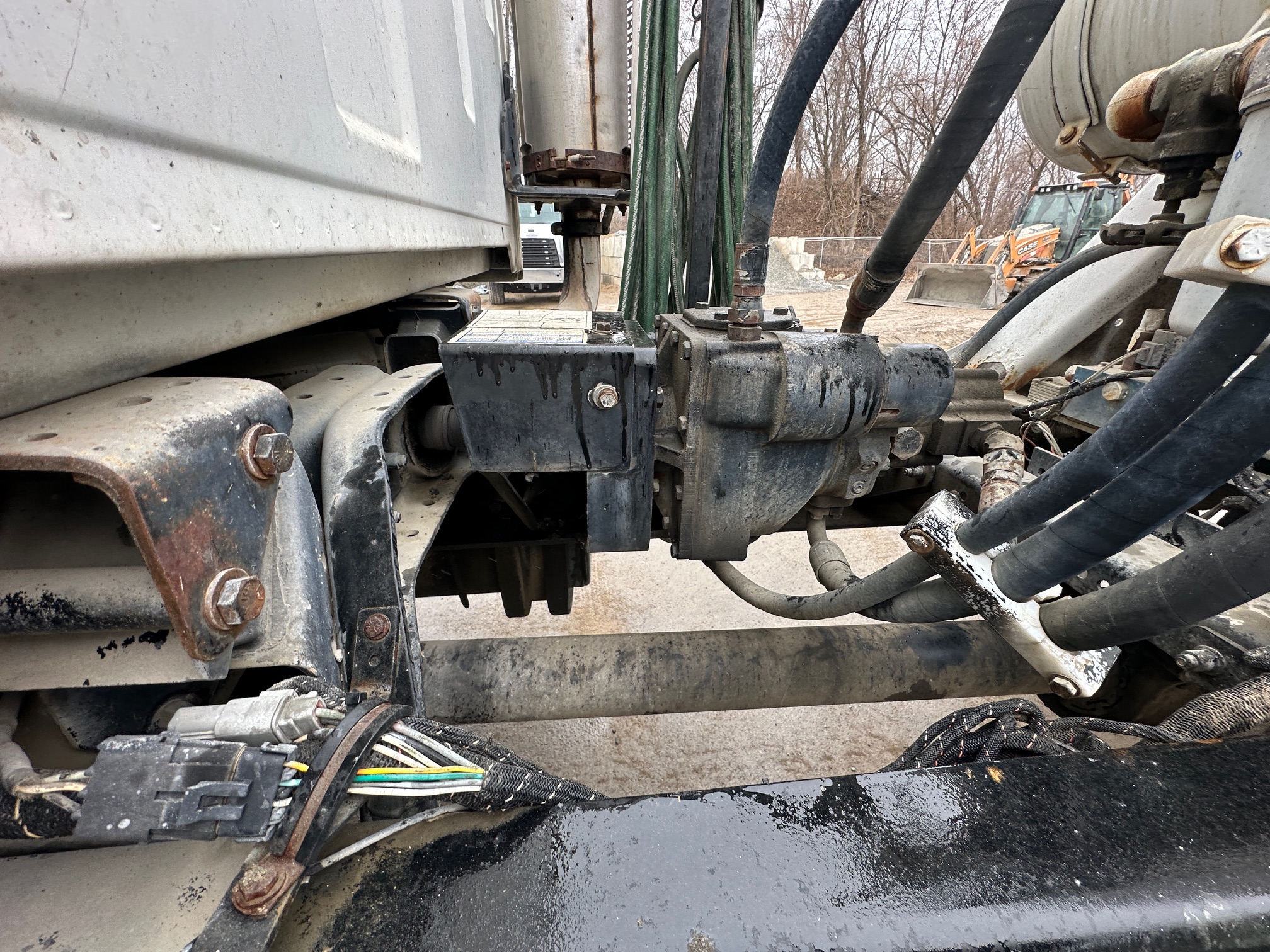 2004 STERLING LT8500 Mixer - Image 22