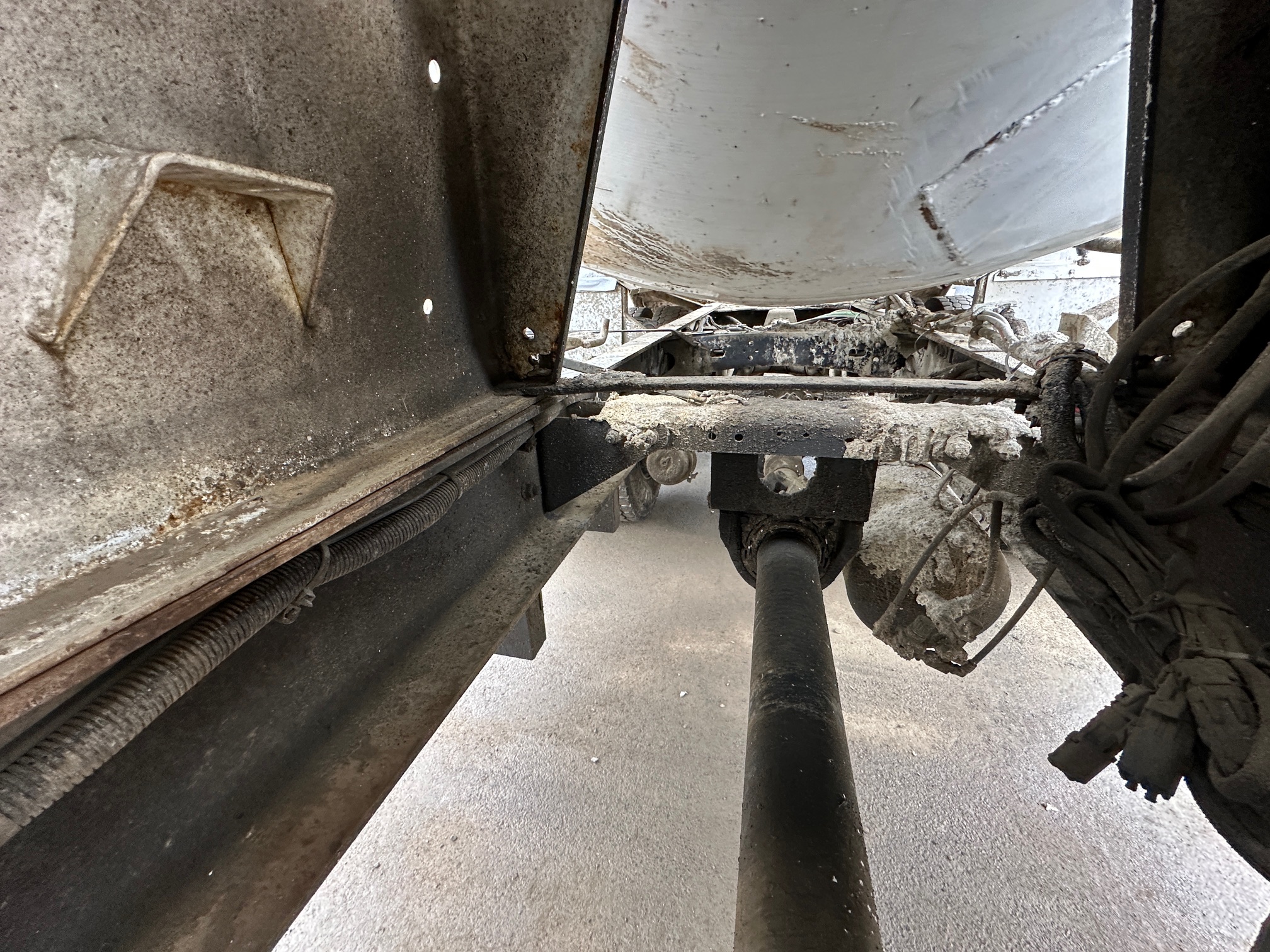 2004 STERLING LT8500 Mixer - Image 24