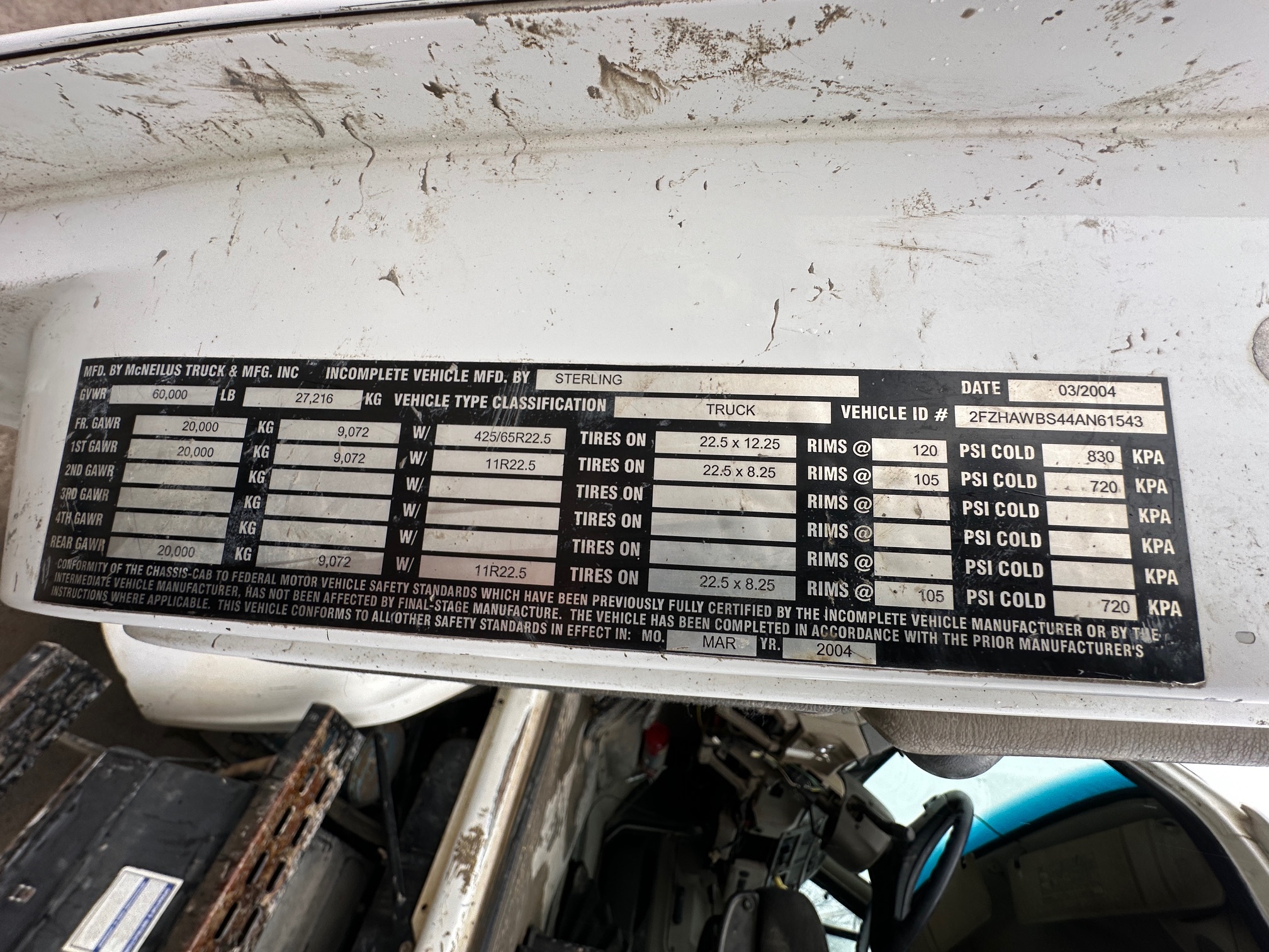 2004 STERLING LT8500 Mixer - Image 25