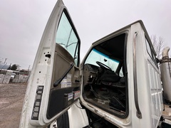 2004 STERLING LT8500 Mixer - Image 26
