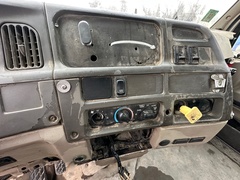 2004 STERLING LT8500 Mixer - Image 31