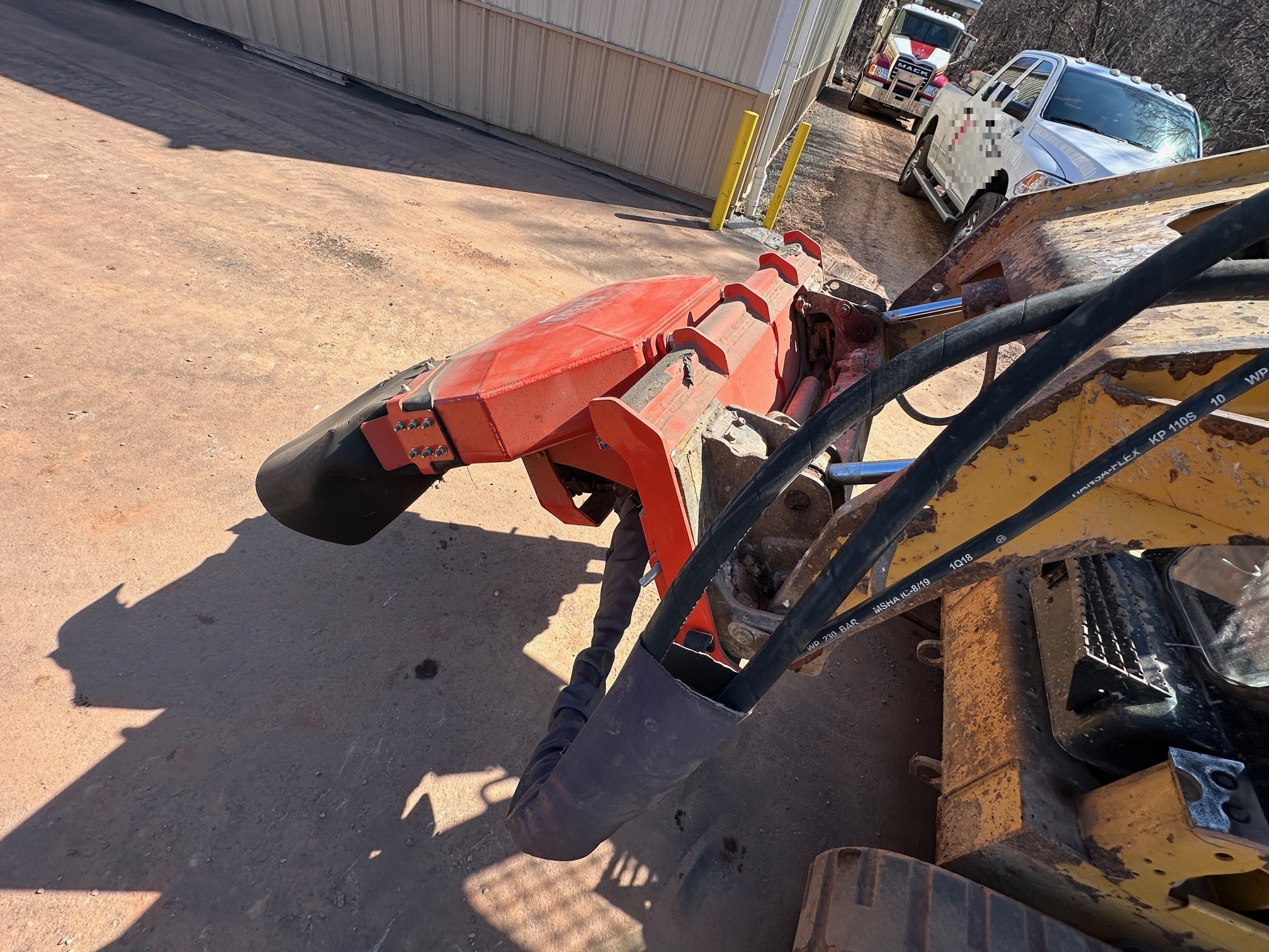 2020 ETERRA HF100 - Image 3