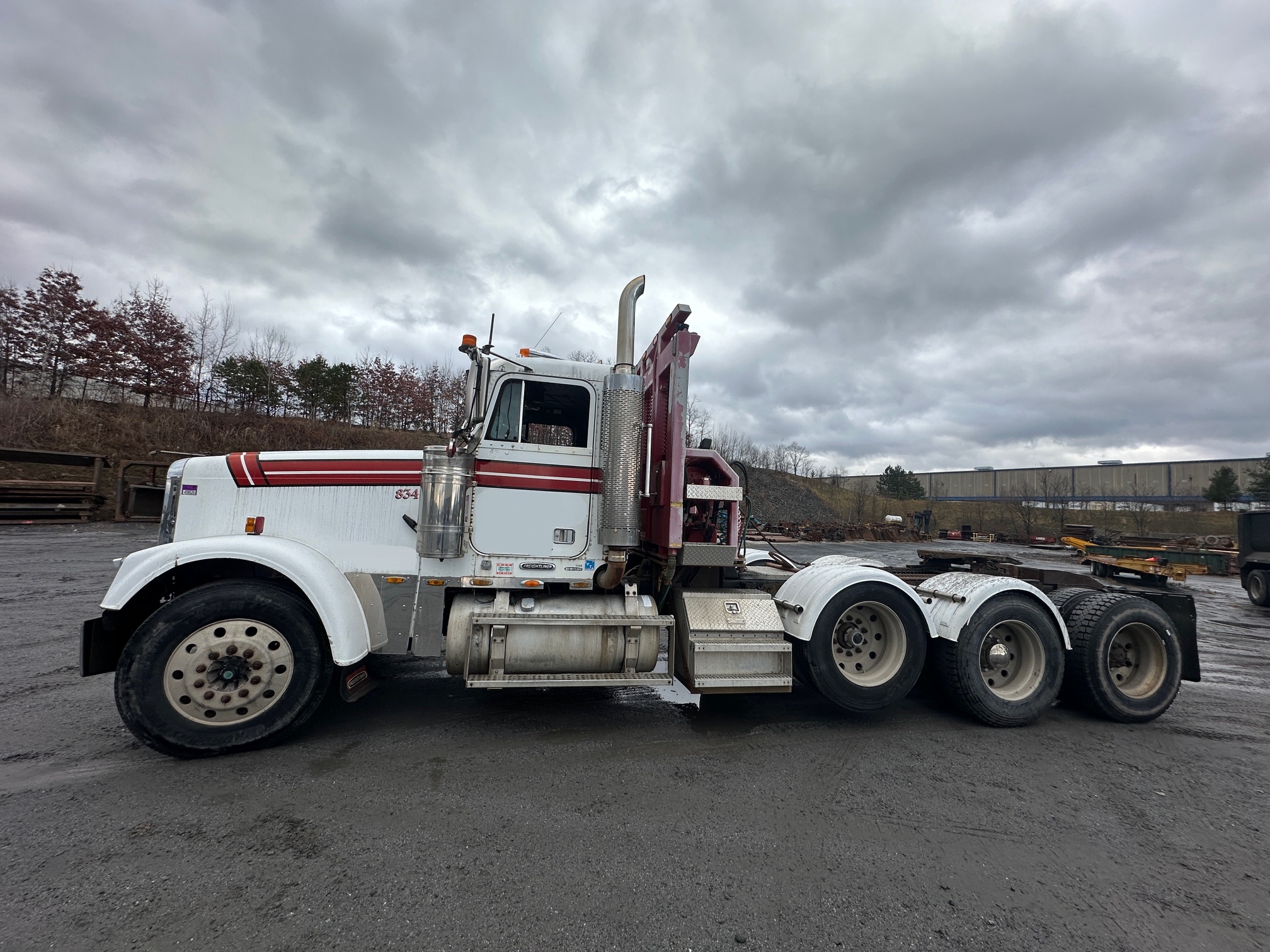2000 FREIGHTLINER Classic FLD120