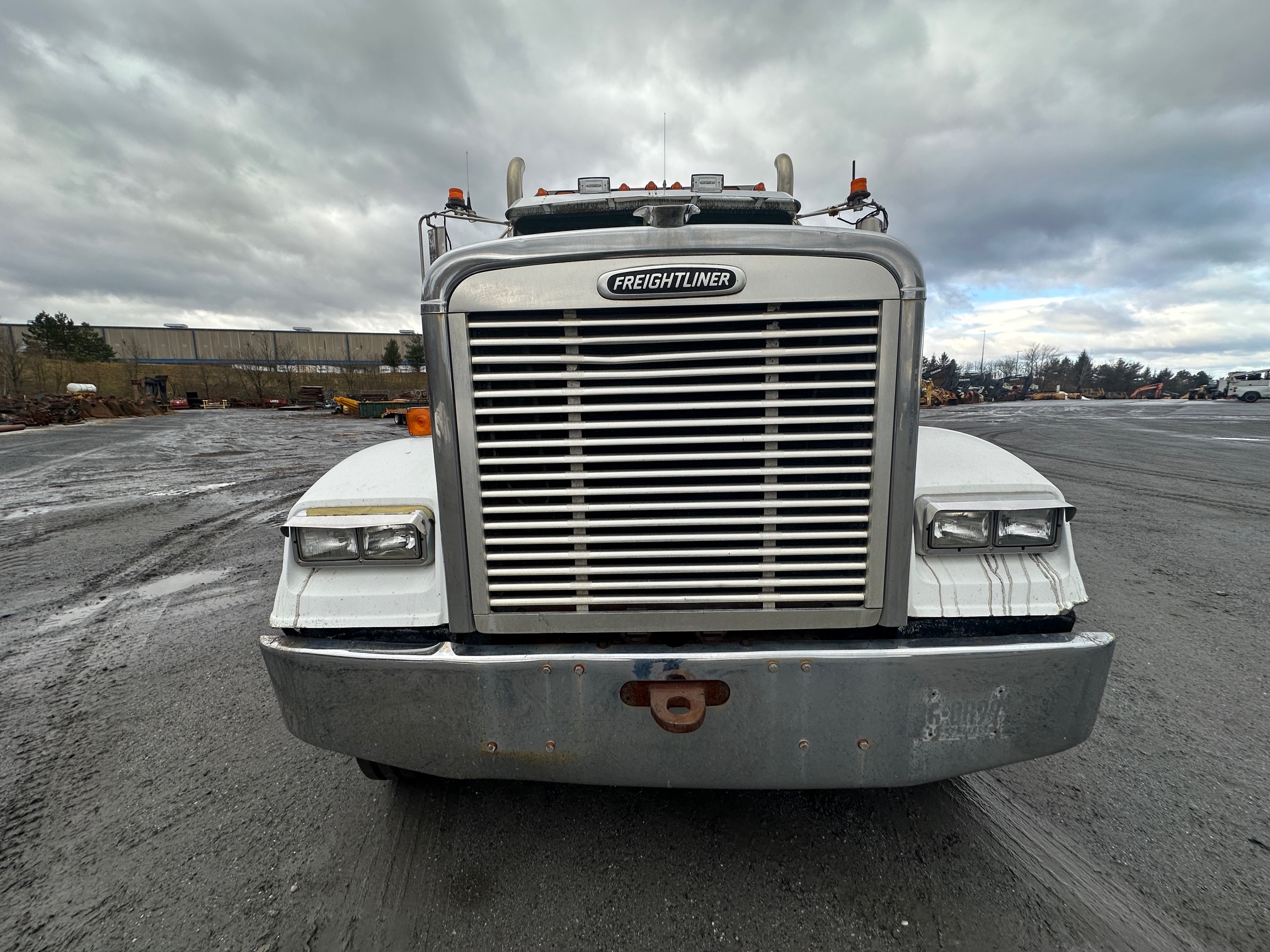 2000 FREIGHTLINER Classic FLD120 - Image 2