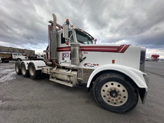 2000 FREIGHTLINER Classic FLD120 - Image 7