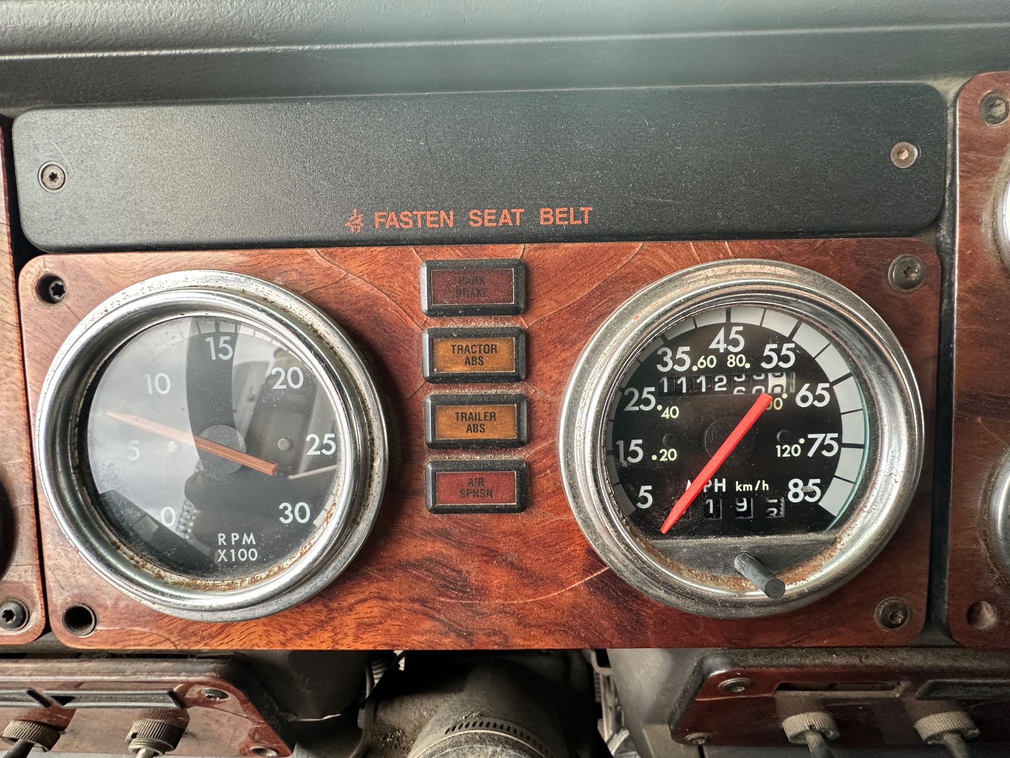 2000 FREIGHTLINER Classic FLD120 - Image 16