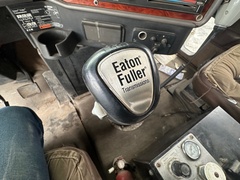 2000 FREIGHTLINER Classic FLD120 - Image 19