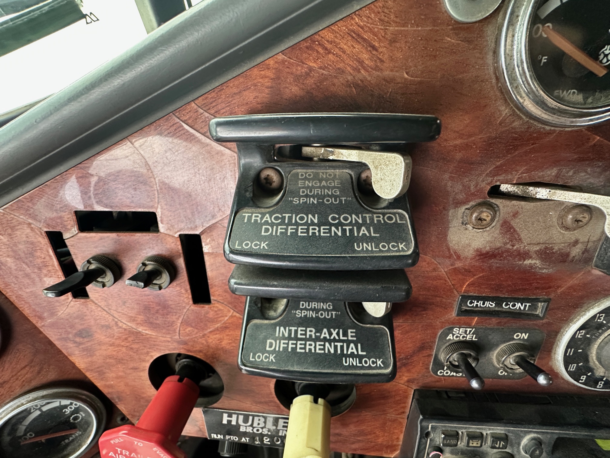 2000 FREIGHTLINER Classic FLD120 - Image 21