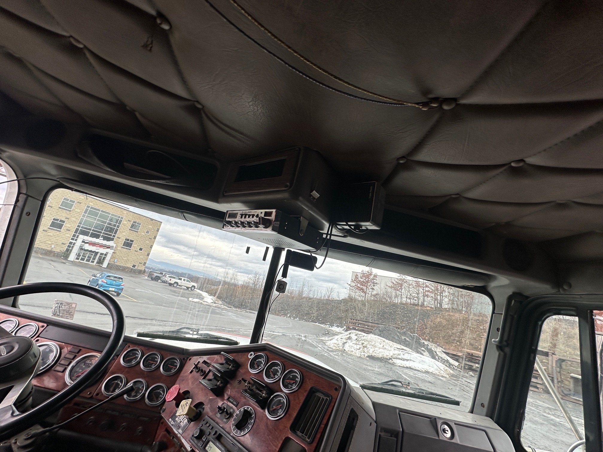 2000 FREIGHTLINER Classic FLD120 - Image 24