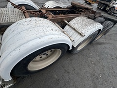 2000 FREIGHTLINER Classic FLD120 - Image 26