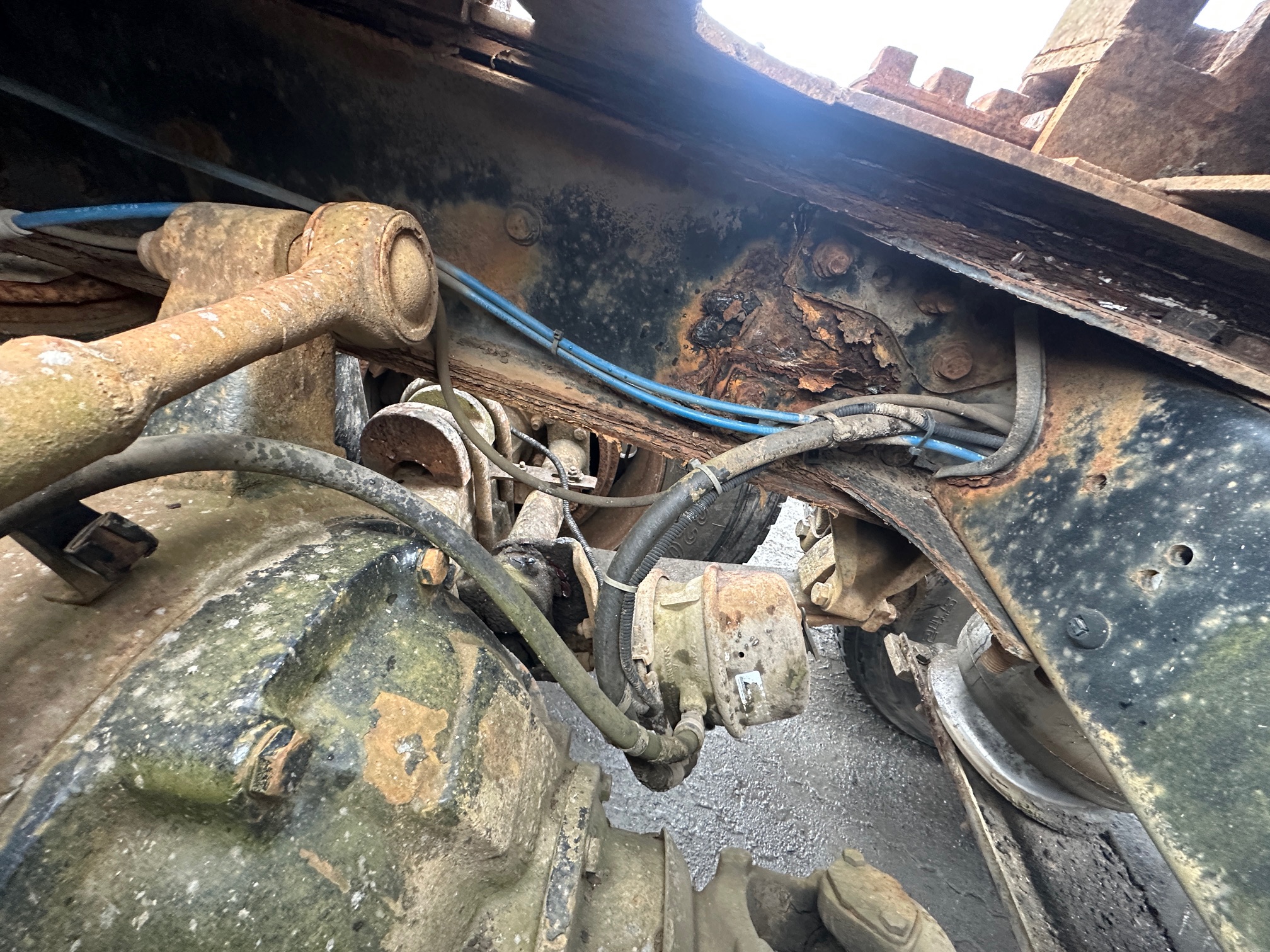 2000 FREIGHTLINER Classic FLD120 - Image 36