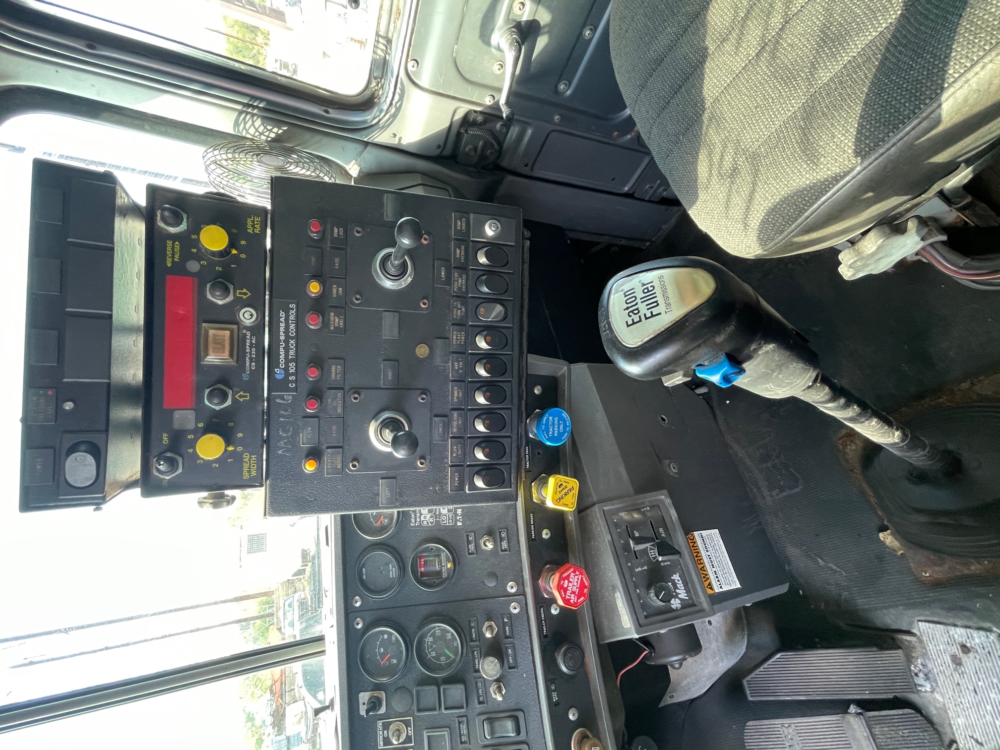 2001 MACK RD690 #1 - view 6 of 49